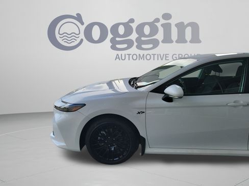 Used 2026 Toyota Camry LE FWD image 32