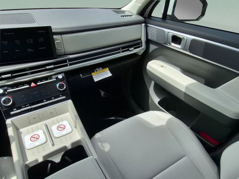 New 2026 Hyundai Santa Fe SE FWD image 15