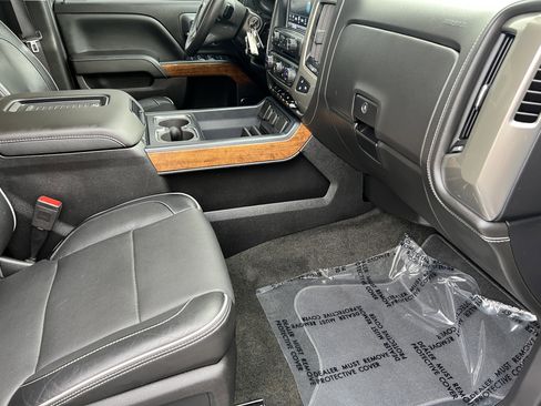 Used 2017 Chevrolet Silverado 1500 High Country image 22