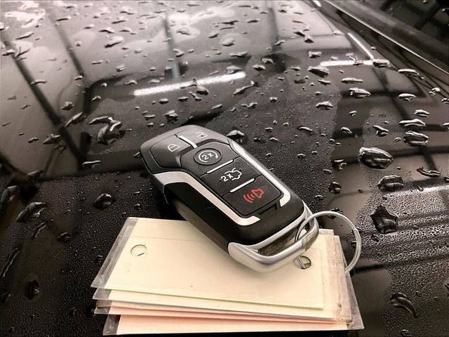 Used 2017 Ford Explorer XLT w/ Equipment Group 202A AWD/4WD image 9