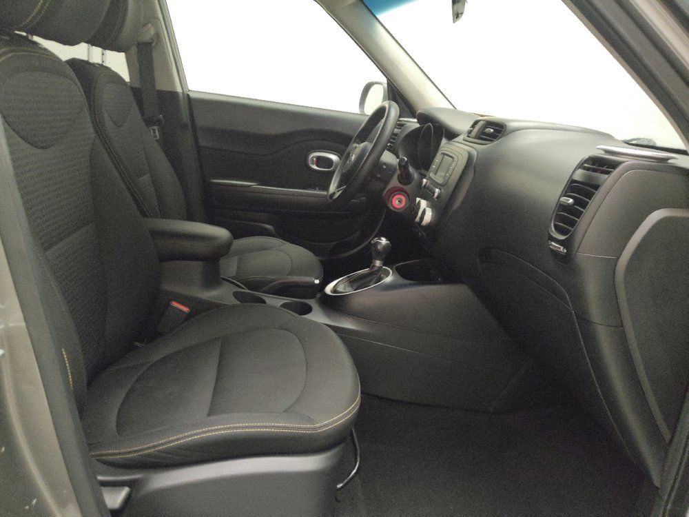 Used 2016 Kia Soul + FWD image 21