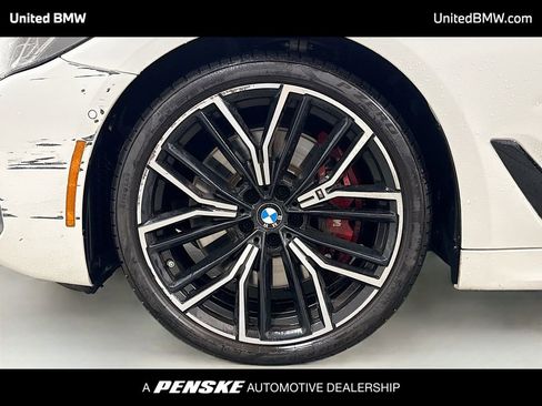 Used 2022 BMW 540i w/ M Sport Package image 2