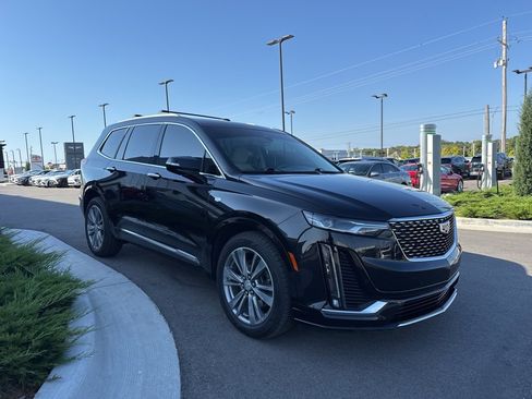 Used 2022 Cadillac XT6 Premium Luxury image 3