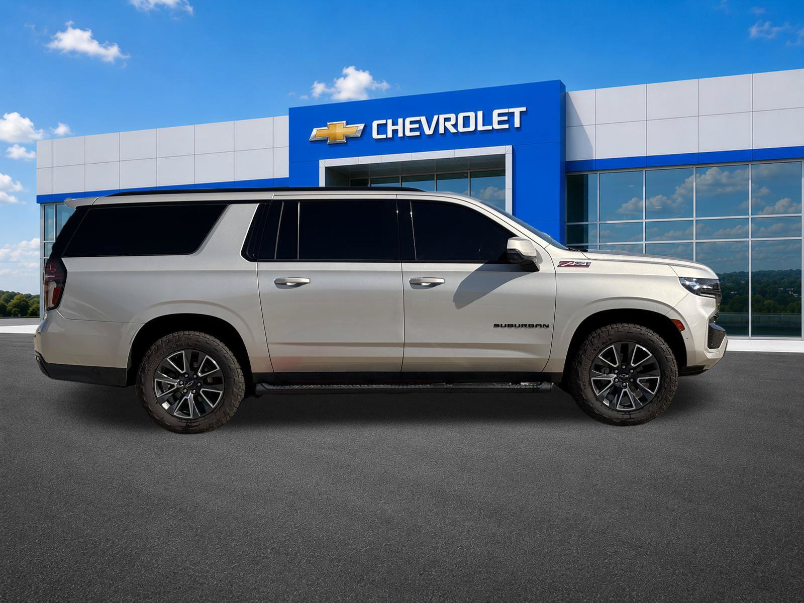 Used 2021 Chevrolet Suburban Z71 w/ Luxury Package AWD/4WD image 8