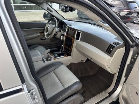 Used 2008 Jeep Grand Cherokee Limited w/ Trailer Tow Group IV AWD/4WD image 28