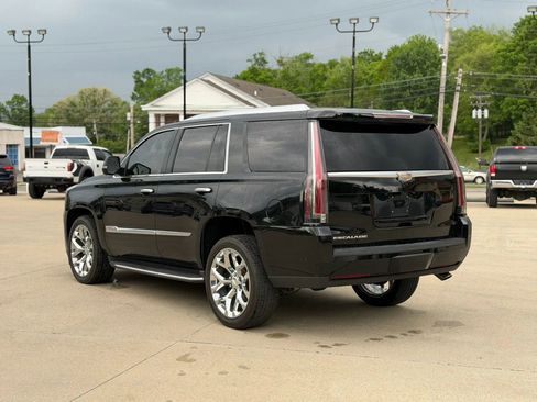 Used 2017 Cadillac Escalade Luxury AWD/4WD image 3