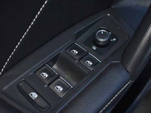 Used 2023 Volkswagen Tiguan SE FWD image 18