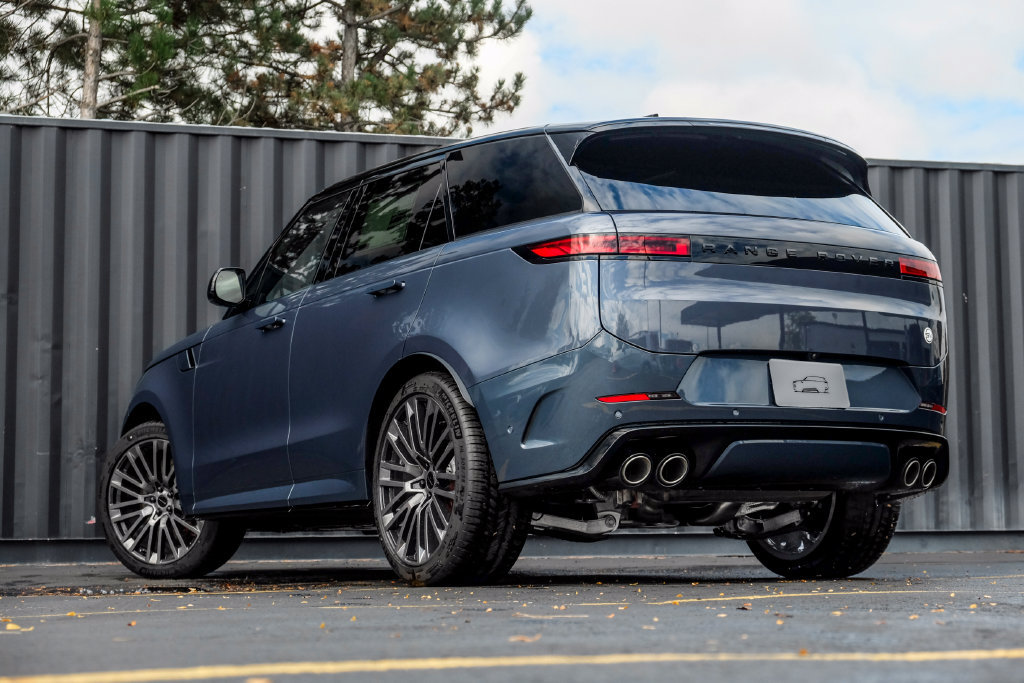 New 2027 Land Rover Range Rover Sport SV AWD/4WD image 2