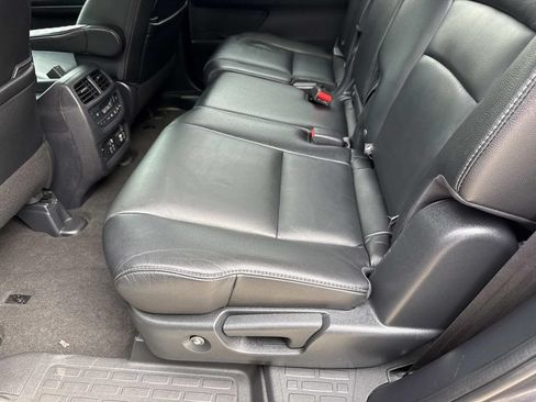 Used 2019 Honda Pilot Touring image 15