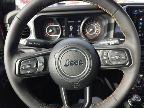 Used 2024 Jeep Gladiator Sport image 19