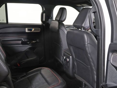 Used 2023 Ford Explorer ST-Line w/ Class IV Trailer Tow Package image 33