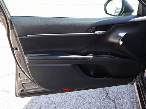 Used 2024 Toyota Camry SE image 18