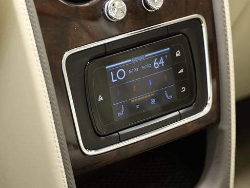Used 2018 Bentley Flying Spur V8 AWD/4WD image 62