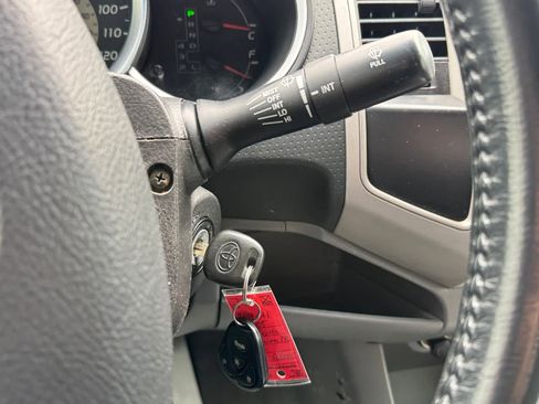 Used 2005 Toyota Tacoma PreRunner RWD image 5