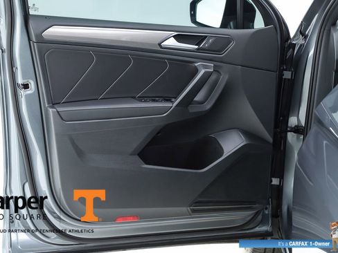 Used 2023 Volkswagen Tiguan SE R-Line image 18