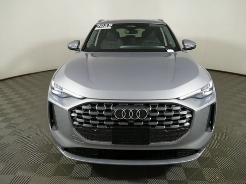 Certified 2025 Audi Q5 Premium AWD/4WD image 8
