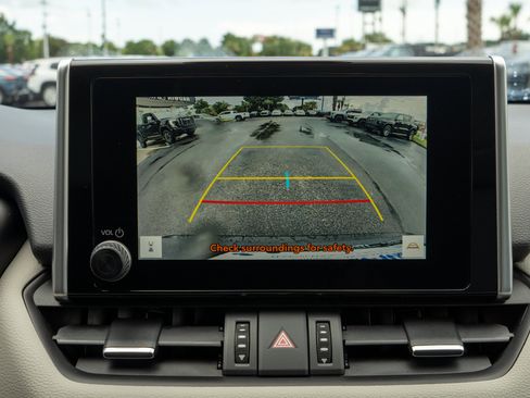 Used 2024 Toyota RAV4 XLE Premium FWD image 18