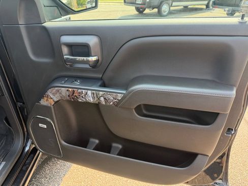 Used 2017 Chevrolet Silverado 1500 LTZ Z71 w/ Realtree Edition AWD/4WD image 16