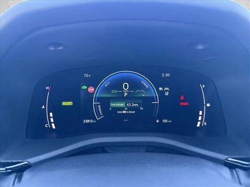 Used 2025 Toyota Camry SE image 15