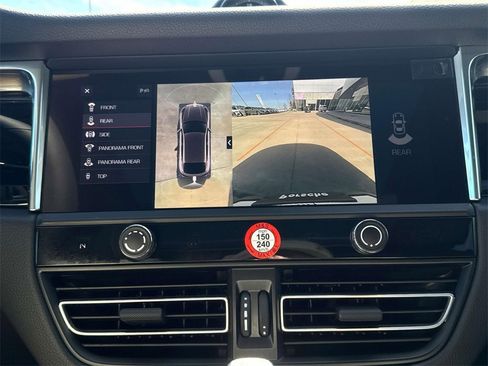 Used 2025 Porsche Macan image 23