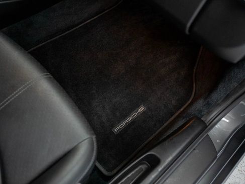 Used 2010 Porsche Cayman S image 28