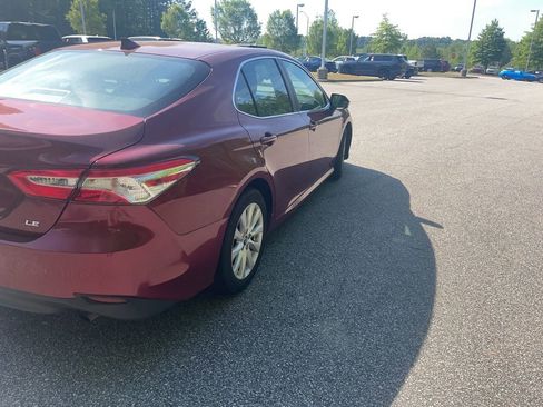 Used 2019 Toyota Camry LE image 11