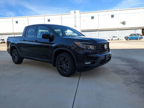 Used 2023 Honda Ridgeline Sport image 3