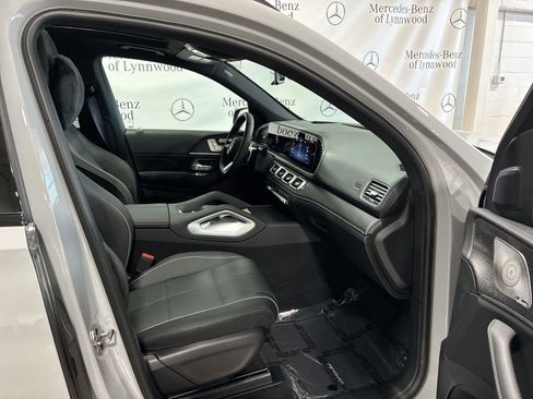 New 2025 Mercedes-Benz GLS 580 4MATIC image 11