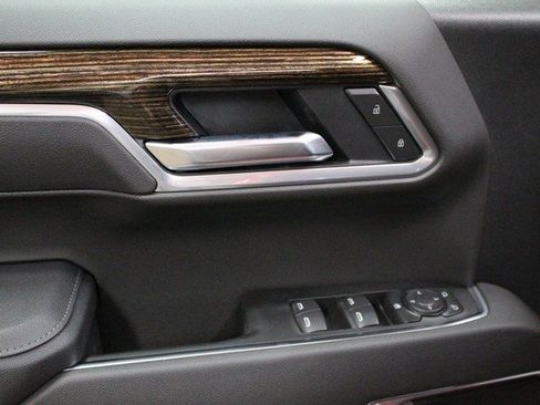 New 2026 GMC Sierra 1500 Elevation image 16