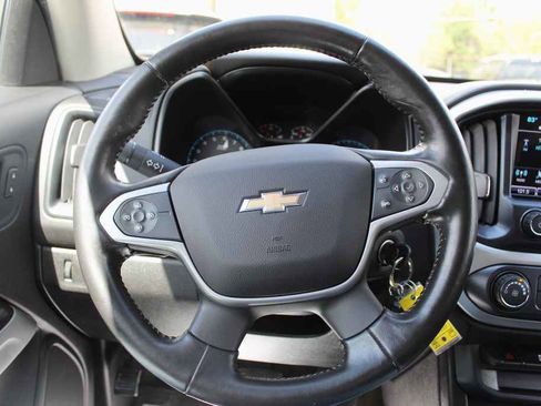 Used 2018 Chevrolet Colorado LT image 17