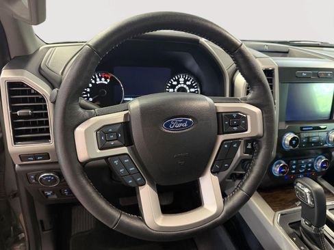 Used 2019 Ford F150 Lariat w/ Equipment Group 502A Luxury AWD/4WD image 14