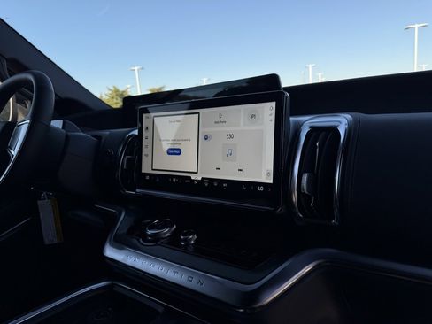 New 2025 Ford Expedition Platinum w/ Stealth Performance Package image 34