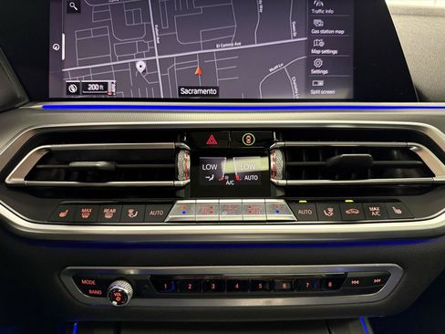 Used 2019 BMW X5 xDrive40i w/ M Sport Package AWD/4WD image 18