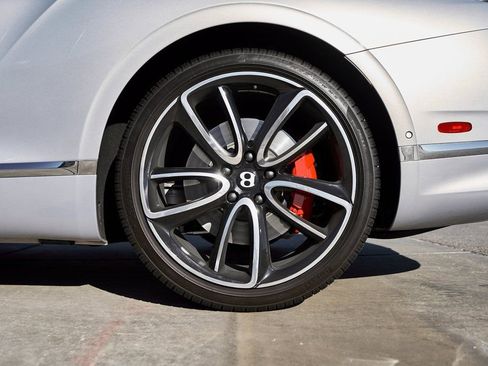 Used 2023 Bentley Continental GT Azure AWD/4WD image 19