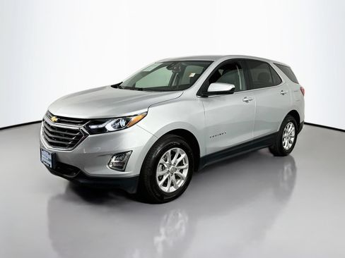 Used 2020 Chevrolet Equinox LT w/ Driver Convenience Package FWD image 4