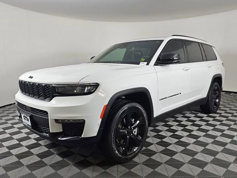 Used 2025 Jeep Grand Cherokee L Limited w/ Luxury Tech Group II image 7