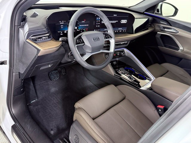 Certified 2025 Audi Q5 Premium Plus w/ Premium Plus AWD/4WD image 10