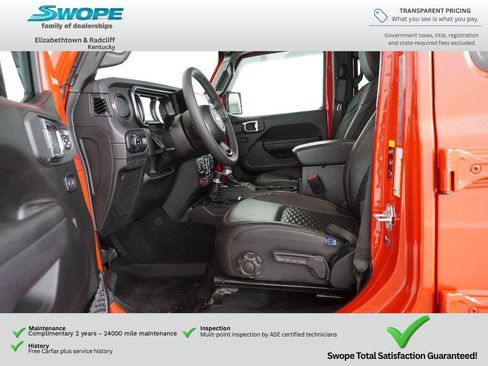 Used 2025 Jeep Gladiator Rubicon AWD/4WD image 12