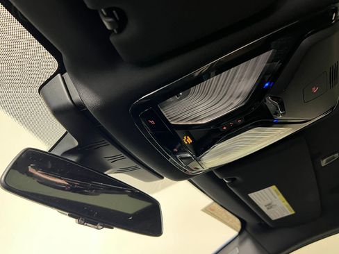 Used 2022 BMW 540i w/ M Sport Package image 19