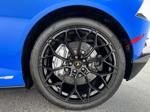 Used 2022 Lamborghini Huracan EVO image 31