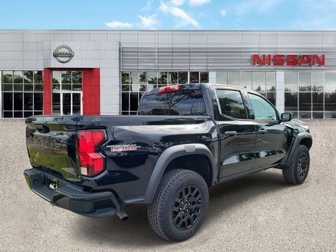 Used 2023 Chevrolet Colorado Trail Boss image 4