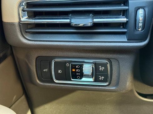 Used 2020 Lincoln Corsair Reserve image 29