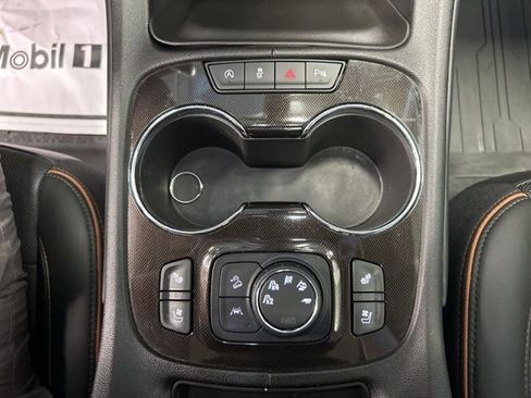 Used 2022 GMC Acadia AT4 image 28