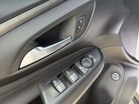 Used 2024 Buick Envista Sport Touring w/ Convenience I Package FWD image 25
