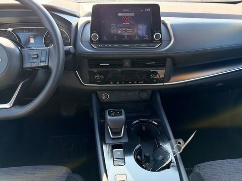 Used 2023 Nissan Rogue SV image 21