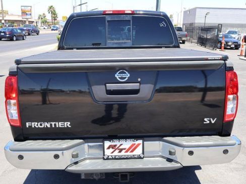 Used 2017 Nissan Frontier SV w/ SV Value Truck Package RWD image 6