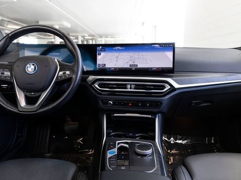 Used 2023 BMW i4 eDrive40 w/ Premium Package RWD image 11