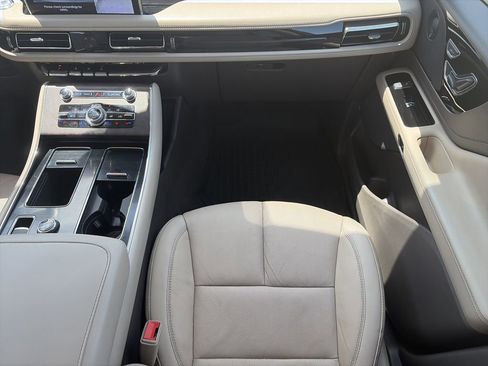 Used 2023 Lincoln Aviator Reserve w/ Equipment Group 201A RWD image 15