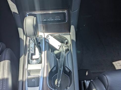 Used 2025 Subaru Ascent Touring AWD/4WD image 22