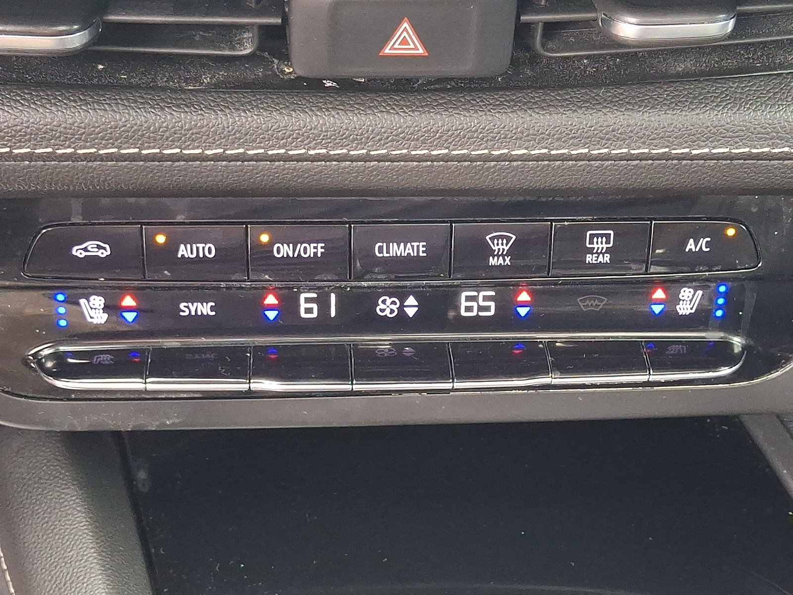 Used 2023 Buick Envision Avenir AWD/4WD image 18